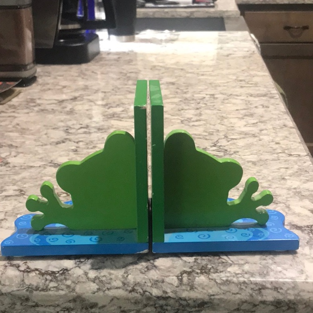 Book Ends Frog - Picture 6 of 10